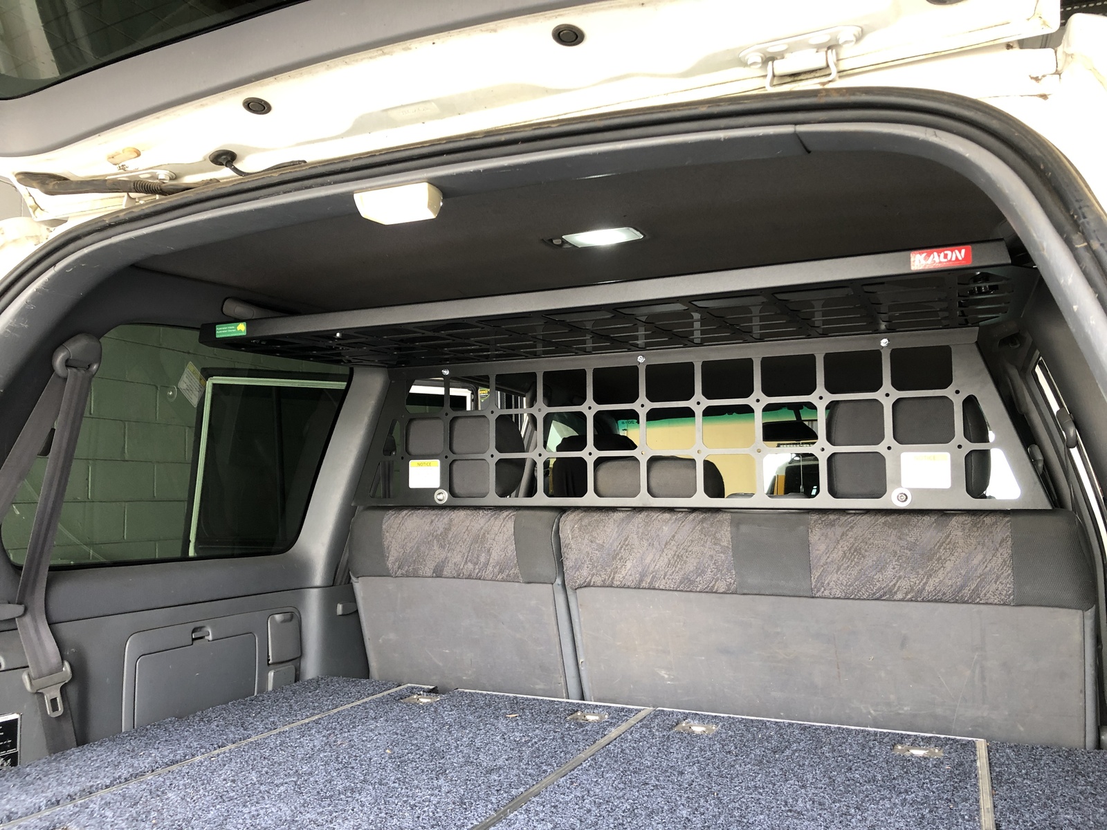Light Cargo & Pet Barrier and Barrier Shelf to suit Toyota LandCruiser 100/105 [Type: Rear Handles Downwards]