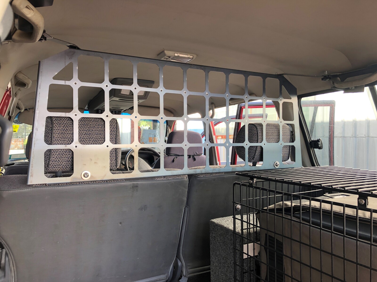 Light Cargo & Pet Barrier to suit Toyota LandCruiser LC80  