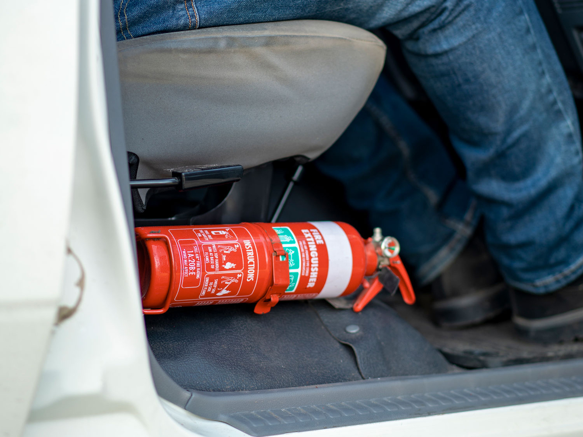 Fire Extinguisher Seat Mount to suit Toyota LandCruiser LC76 & 79 Dual Cab [RHS Driver AU]