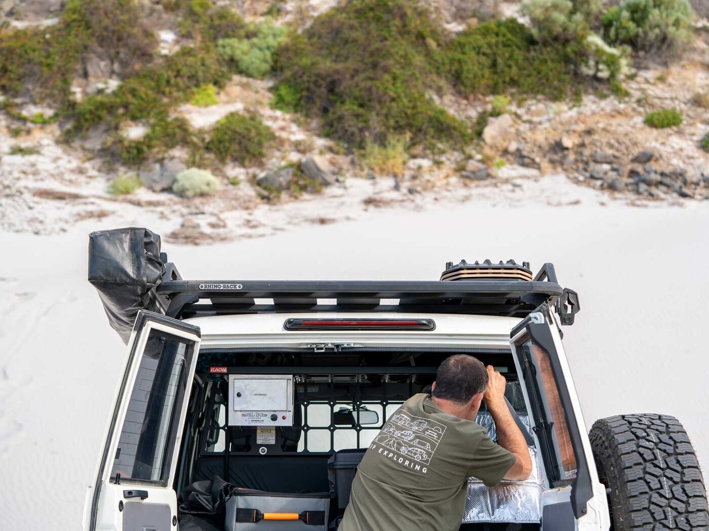 Light Cargo Barrier & Standalone Shelf to suit the LandCruiser LC76