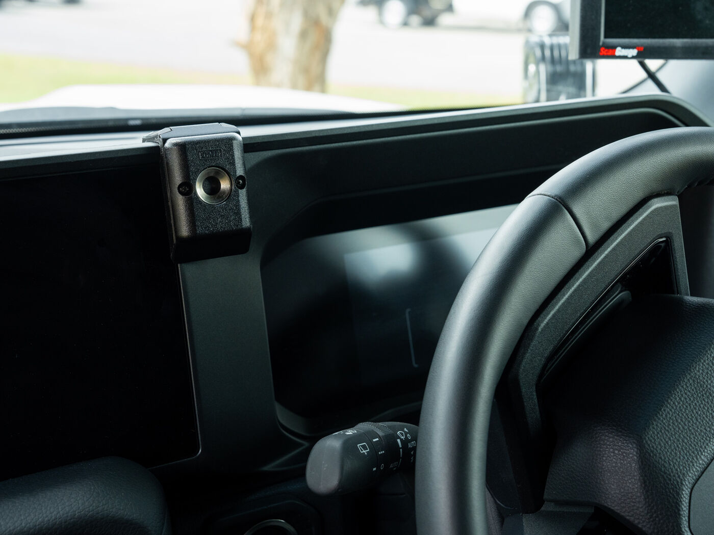 UHF Handpiece Dash Mount to suit Toyota Prado 250