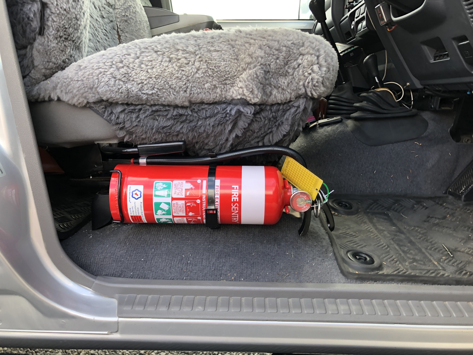 Fire Extinguisher LH Mount TOYOTA Landcruiser LC76 Series / 79 Dual Cab