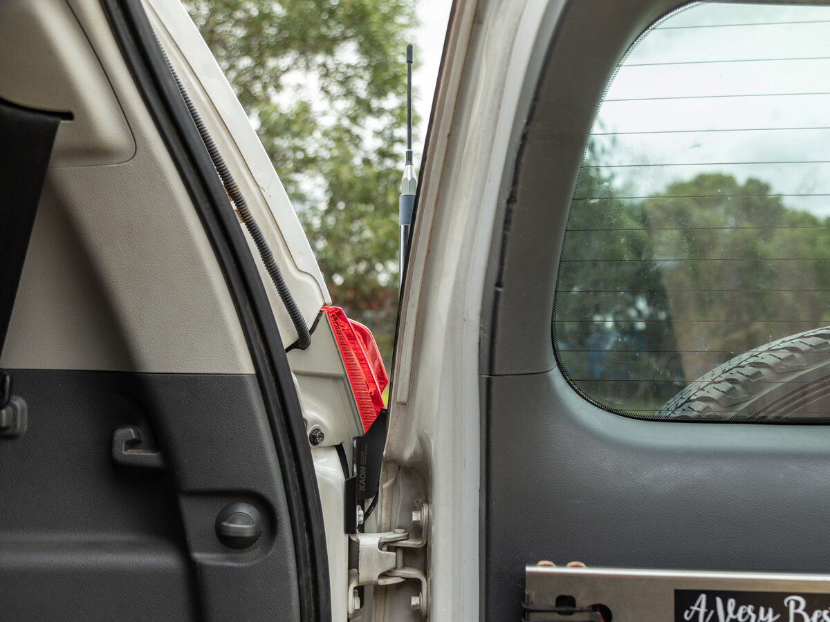 Rear Hinge Aerial Mount to suit Toyota Prado 150 / GX 460 [Option: Standard Rear Door]